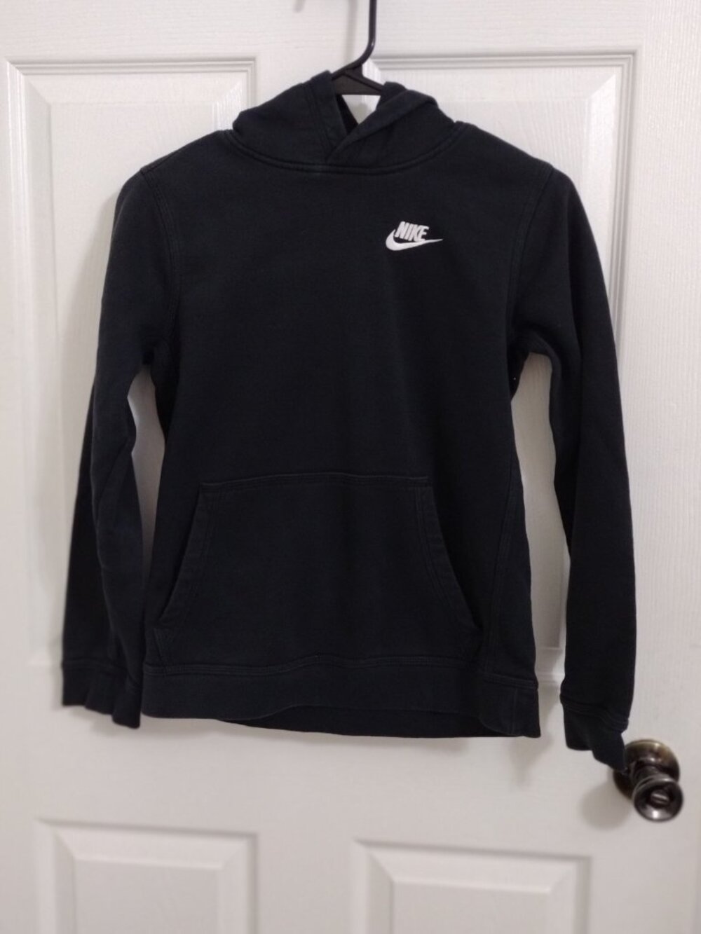 Nike Hoodie Youth Large Black Pullover Swoosh Logo Athletic Streetwear Unisex - Picture 3 of 7